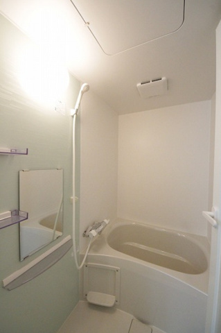 バス・シャワールーム　※同タイプの別の部屋の写真です。