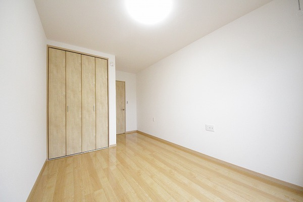 居室・リビング　※同タイプの別の部屋の写真です。