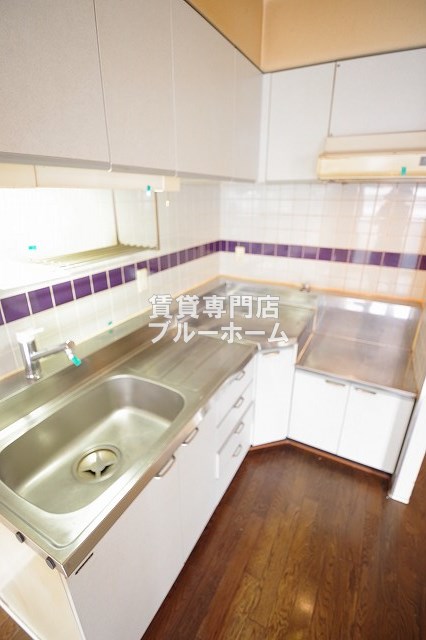 キッチン　L字型キチンです！コンロ設置可能です！