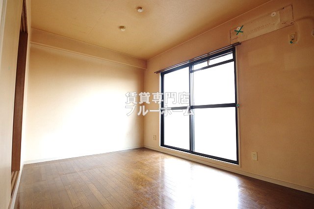 その他部屋・スペース　約6帖の広い洋室です！