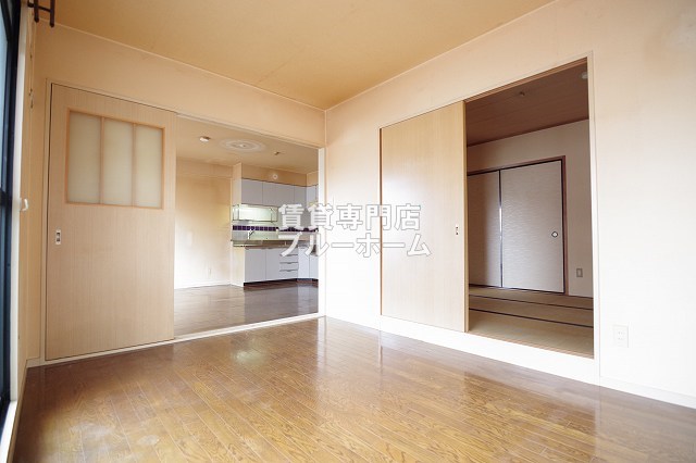 その他　約6帖の広い洋室です！