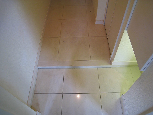 玄関　※写真と異なる場合現状優先。