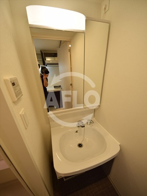 洗面設備　プレサンス堺筋本町駅前シェル　独立洗面台