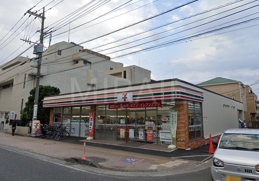 コンビニ　セブンイレブン大和鶴間駅東口店（コンビニ）まで390m
