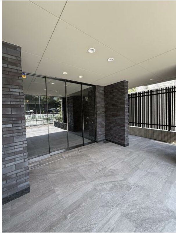 エントランス　エントランス