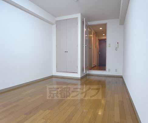 居室・リビング　室内別角度。