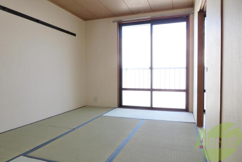 その他部屋・スペース　こちらは６帖和室、お布団の方はこちらが寝室ですね