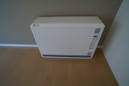 その他設備　蓄熱暖房機