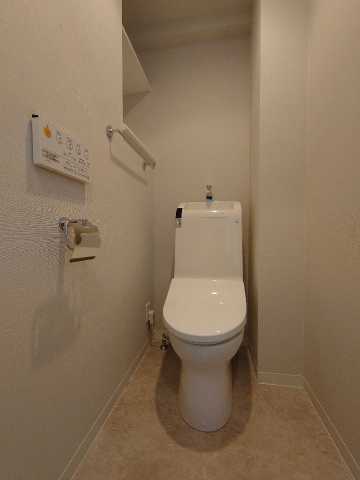 トイレ　別部屋の参考写真となります