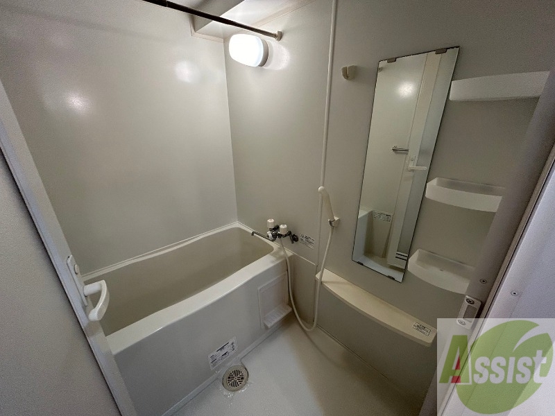 バス・シャワールーム　お風呂になります。一日の疲れを癒してくださいね。