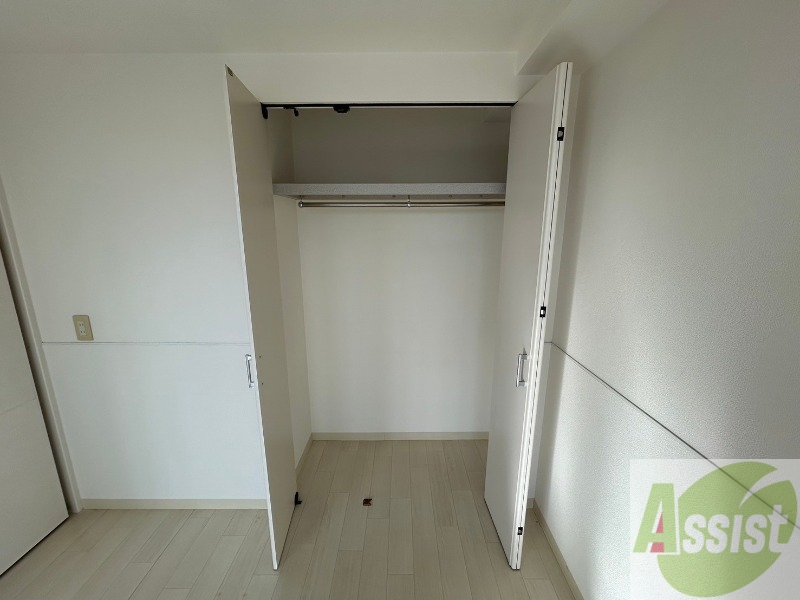 収納　寝室の収納です。部屋がすっきり片付きます。