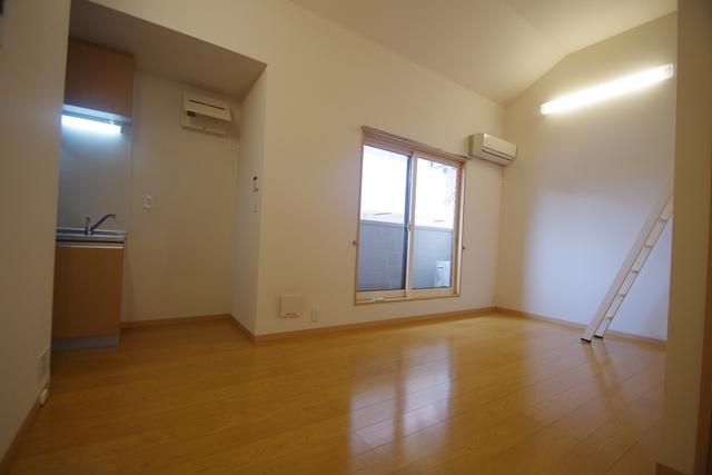 居室・リビング　★明るい洋室です★