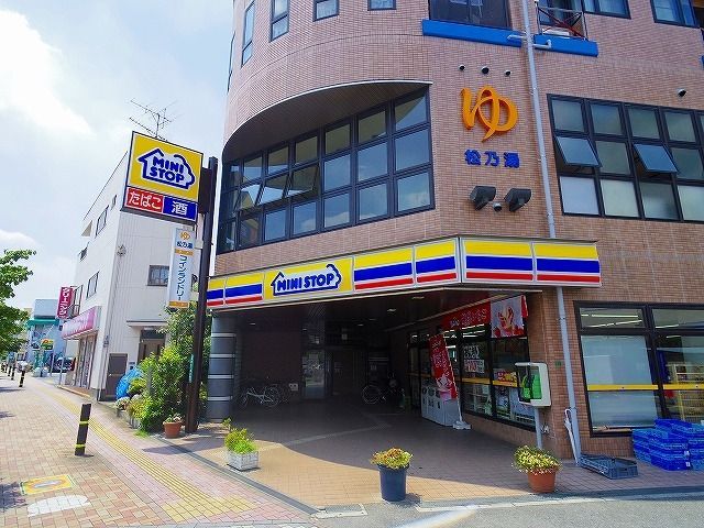 コンビニ　ミニストップ 新座栗原店（コンビニ）まで371m