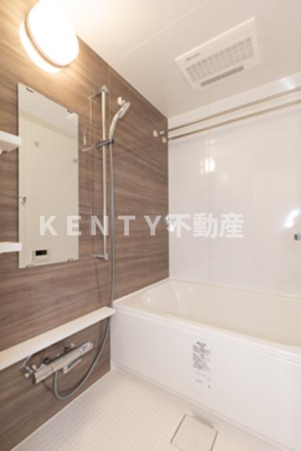 バス・シャワールーム　落ち着いた空間のお風呂です