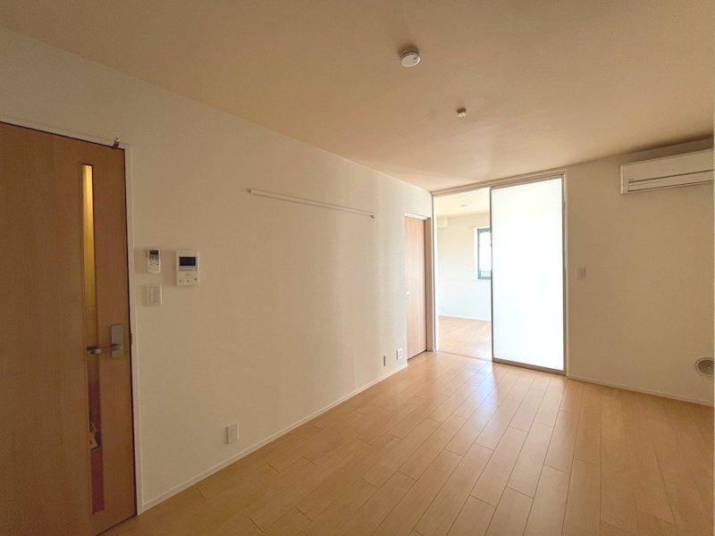 居室・リビング　別号室参照画像です。