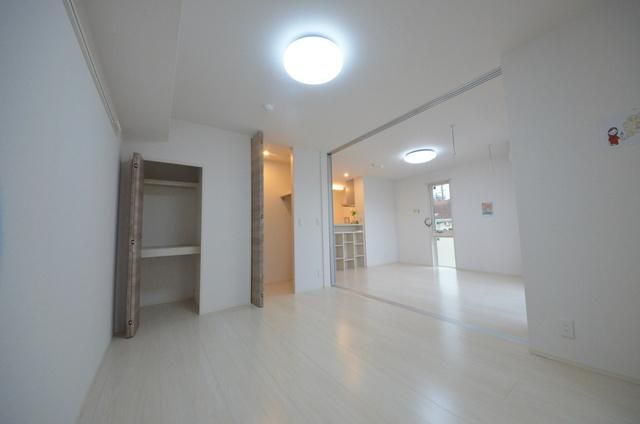 居室・リビング　★洋室6.1帖★