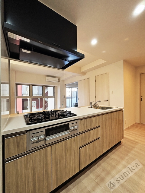 キッチン　３口ガスのシステムキッチンでお料理楽しく♪♪