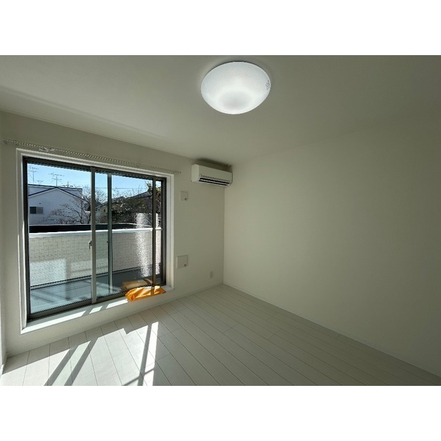 居室・リビング　ゆったり過ごせる居間です