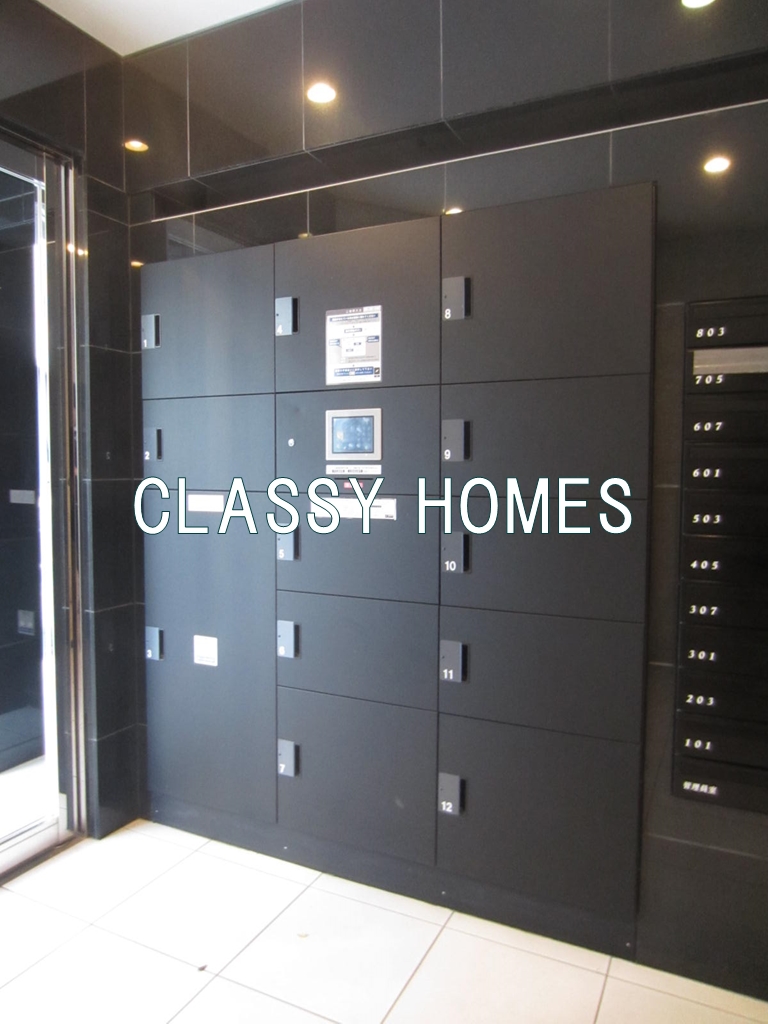 その他共有部分　2013年竣工　ル・リオン南大井：宅配ボックス