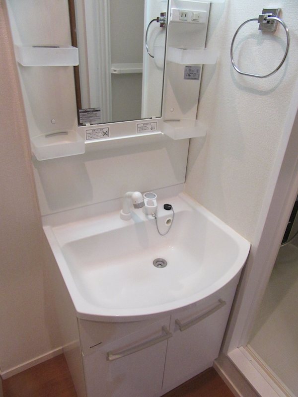 洗面設備　朝の身支度に欠かせない独立洗面台♪