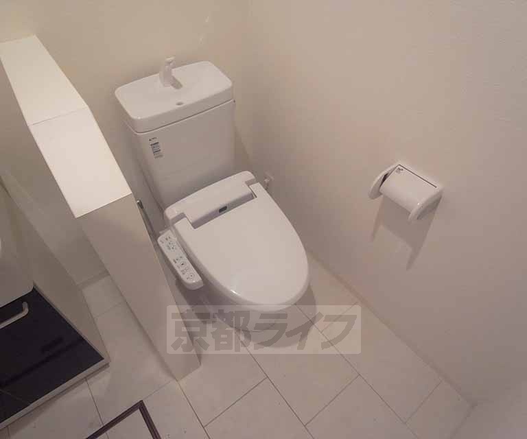 トイレ　ウォシュレットも完備。