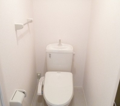 トイレ　※反転タイプのお写真です