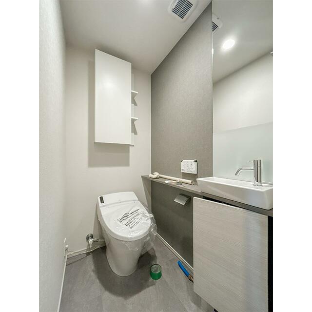 トイレ　※写真は同タイプ住戸です。