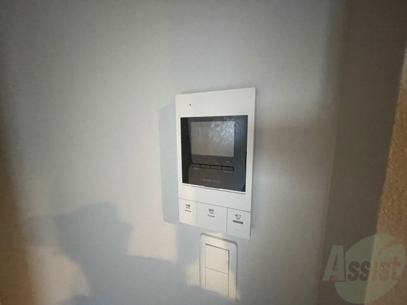 セキュリティ　ＴＶモニター付インターホンです。来客者の顔が見えるので安心！