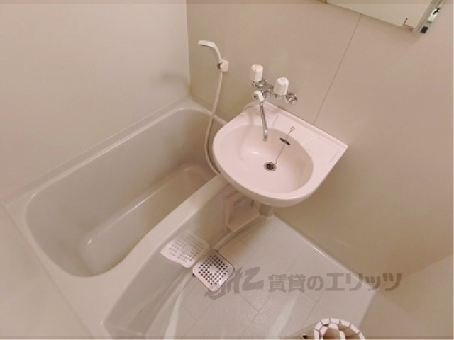 バス・シャワールーム　バス