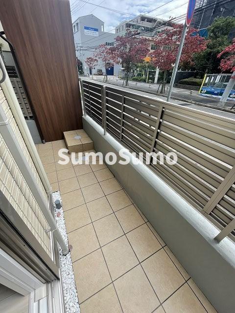 バルコニー　バルコニーからの眺めを楽しみながら食事をしませんか