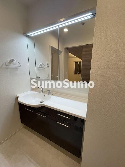 洗面設備　コンパクトで使いやすい洗面所