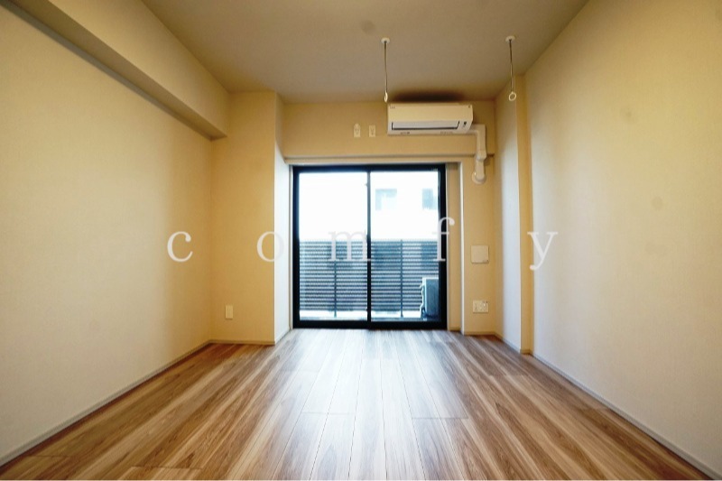 居室・リビング　形の綺麗な８帖の洋室