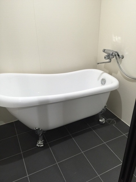 バス・シャワールーム　猫脚のバスタブ！！