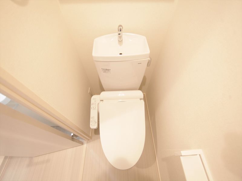 トイレ　温水洗浄便座付トイレ