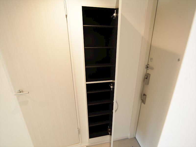 玄関　玄関（シューズボックス完備）