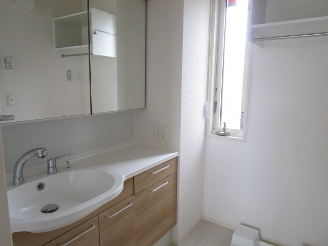 洗面設備　※写真は別部屋のものです。（参考）