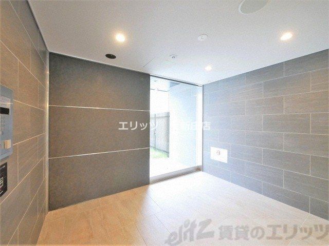 エントランス　エントランス