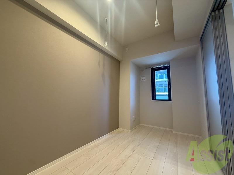 その他部屋・スペース　寝室は５．１帖の洋室です。セミダブルサイズは置けます。