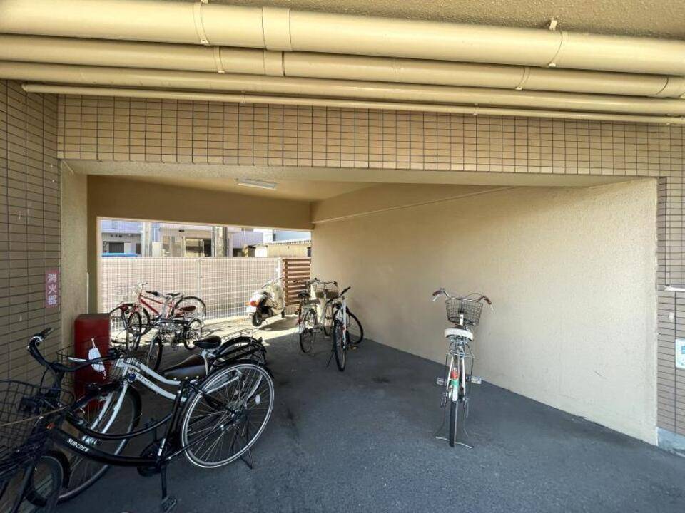 駐車場　駐輪場