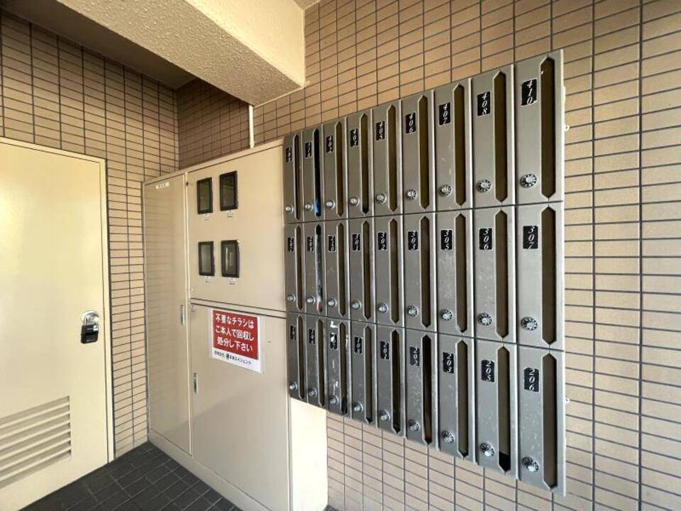 エントランス　メールBOX