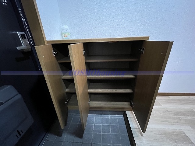 玄関　※写真は同物件の別号室です。現況優先。