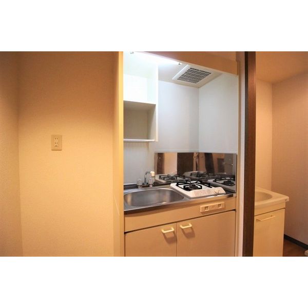 キッチン　※別号室の参考写真、現況優先※