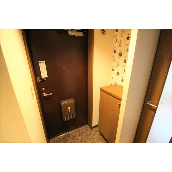 玄関　※別号室の参考写真、現況優先※