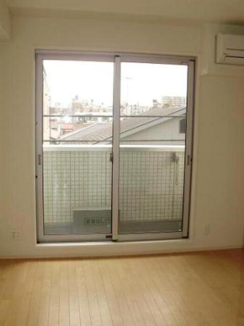 居室・リビング　４０１号室　洋室