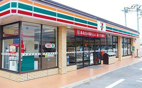 コンビニ　セブンイレブン 江東枝川2丁目店（コンビニ）まで620m