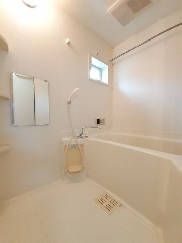 バス・シャワールーム　ゆったり過ごせるお風呂です