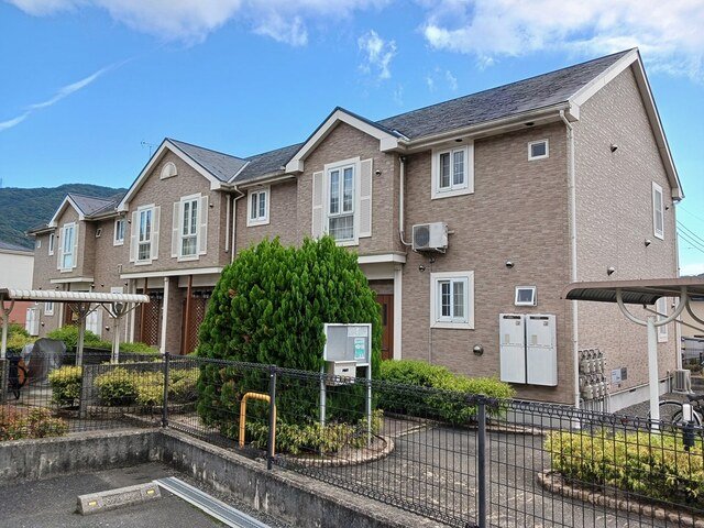 建物外観　落ち着いた雰囲気の外観です