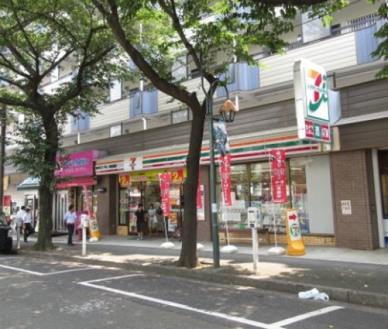 コンビニ　セブンイレブン川崎鷺沼中央店（コンビニ）まで607m