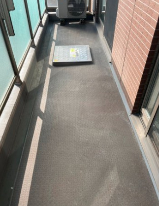 バルコニー　開放的で明るい空間を演出してくれるバルコニーです