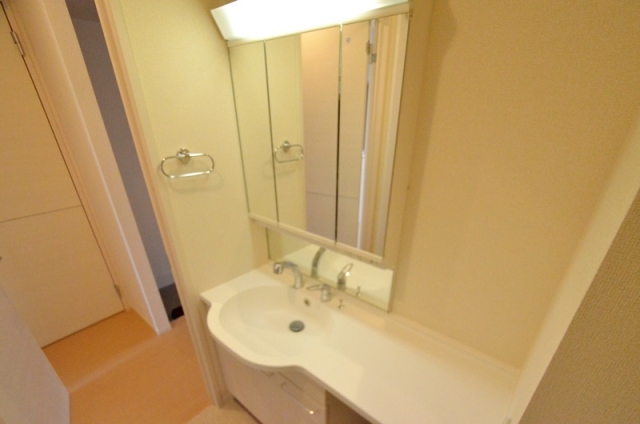 洗面設備　洗髪洗面化粧台付き♪